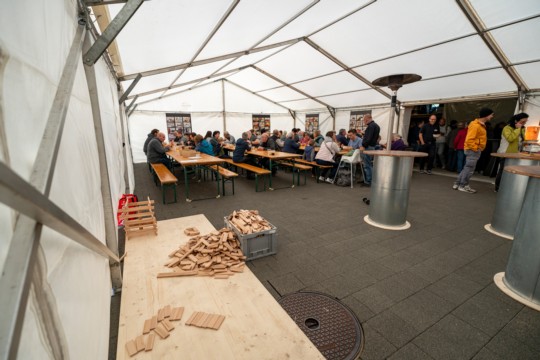 B-E_TagderoffenenT&uuml;r-15