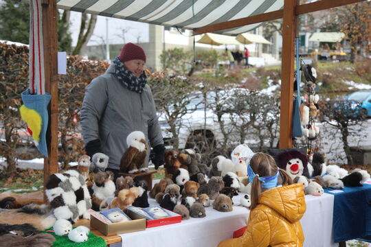 Bild Adventsverkauf rund um die Kirche Biglen