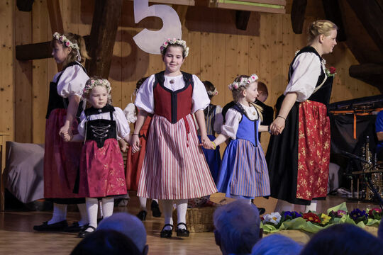 Bild 75 Jahre Trachtengruppe Wikartswil und Umgebung - Heimelig, gm&uuml;etlech u f&auml;gig