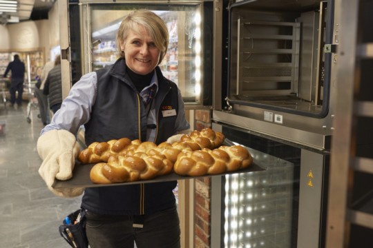 BHP_Eroeff_Coop_Wichtrach_Mitarbeiter_9688