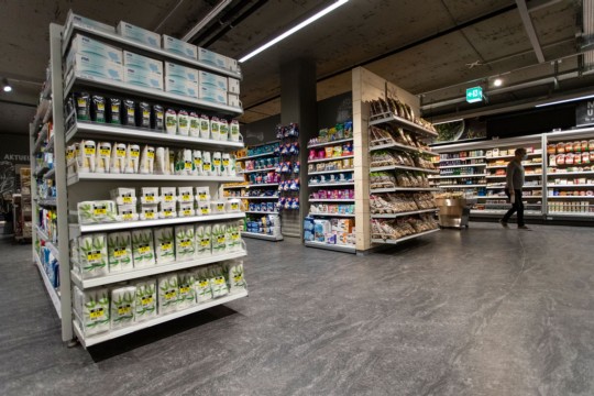 065_Coop_Deisswil_171020