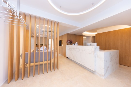 1_Empfangsbereich & Wartezimmer.jpg