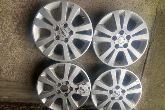 Felge Astra G vHeinz.jpg